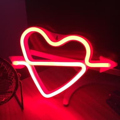 Нічний світильник Neon Sign - Red Arrow Heart